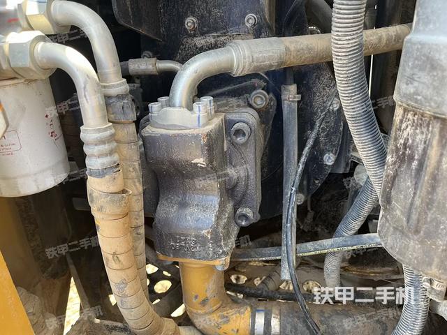 液壓泵艙室正面整體（整機(jī)外觀）