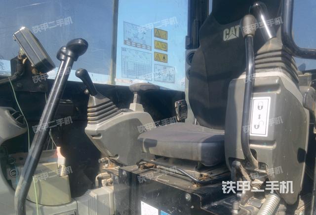 驾驶室整体(整机外观) 驾驶室整体(整机外观)