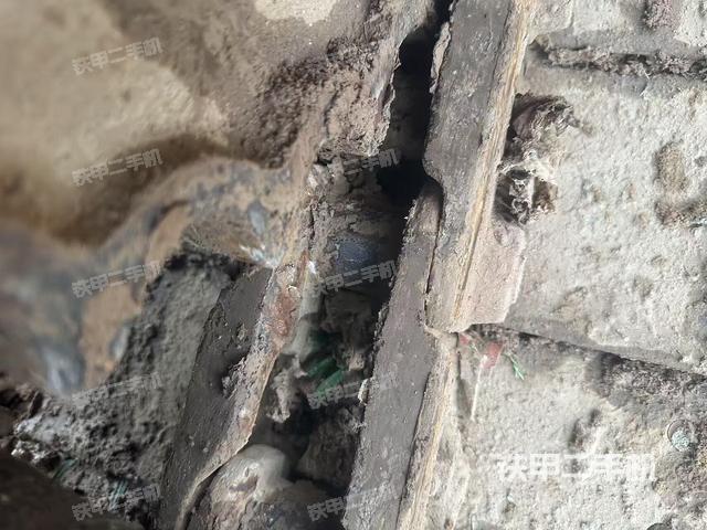 单侧履带整体（整机外观）