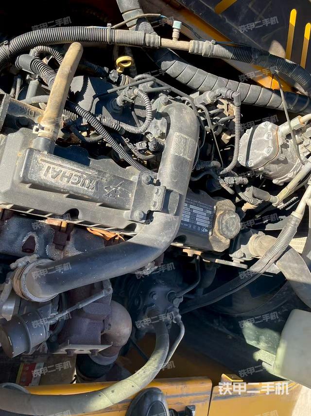 发动机室（上车部件）