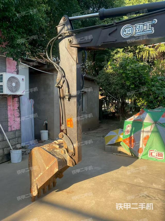 小臂整体左后（工作和回转装置）