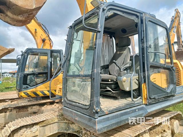 驾驶室整体（整机外观）