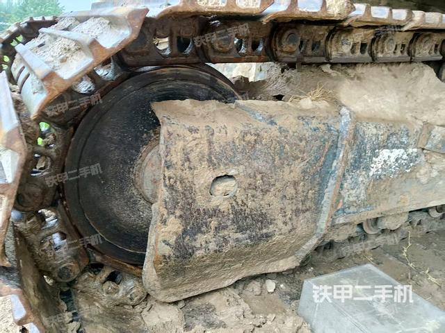 液壓泵艙室正面整體(整機(jī)外觀) 液壓泵艙室正面整體(整機(jī)外觀)