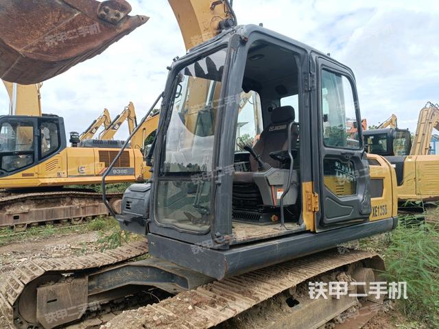 驾驶室整体（整机外观）