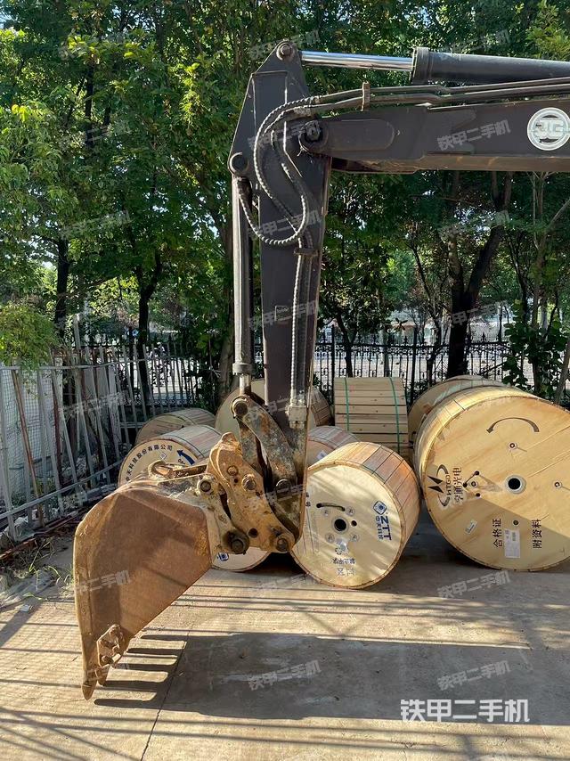 小臂整体右前（工作和回转装置）