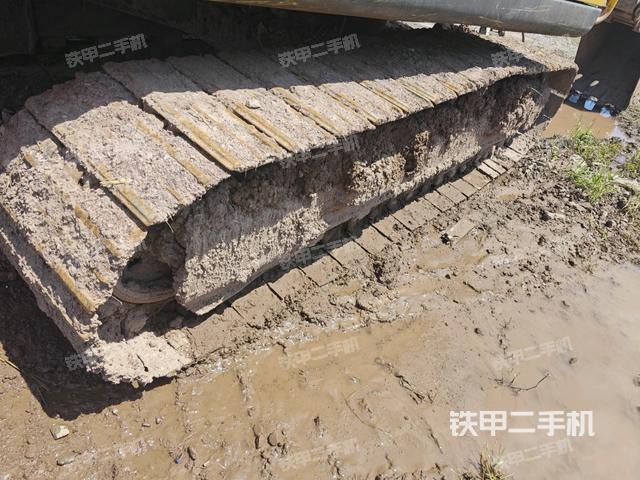 右侧履带整体(行走机构) 右侧履带整体(行走机构)