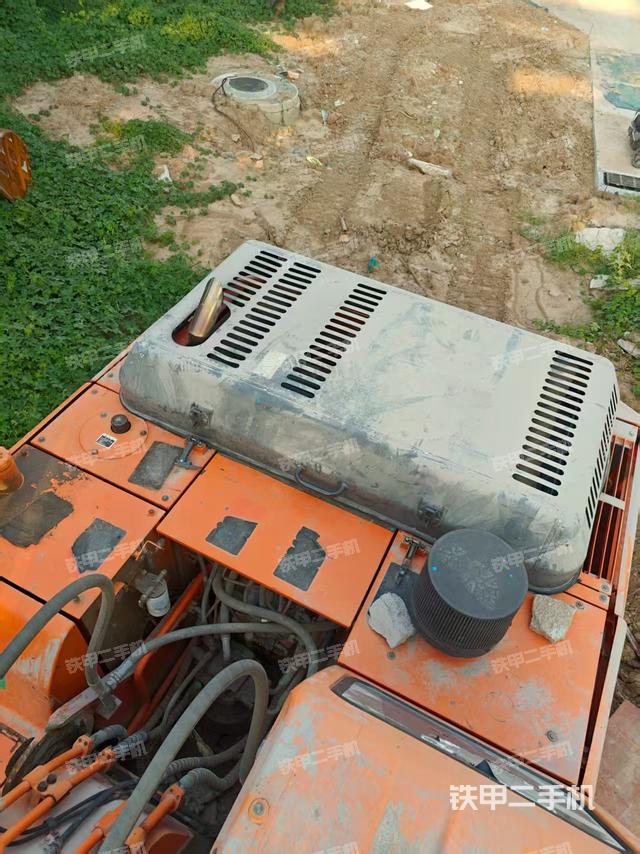 駕駛室頂部（整機外觀）