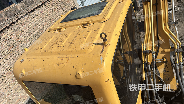 駕駛室頂部(整機外觀) 駕駛室頂部(整機外觀)