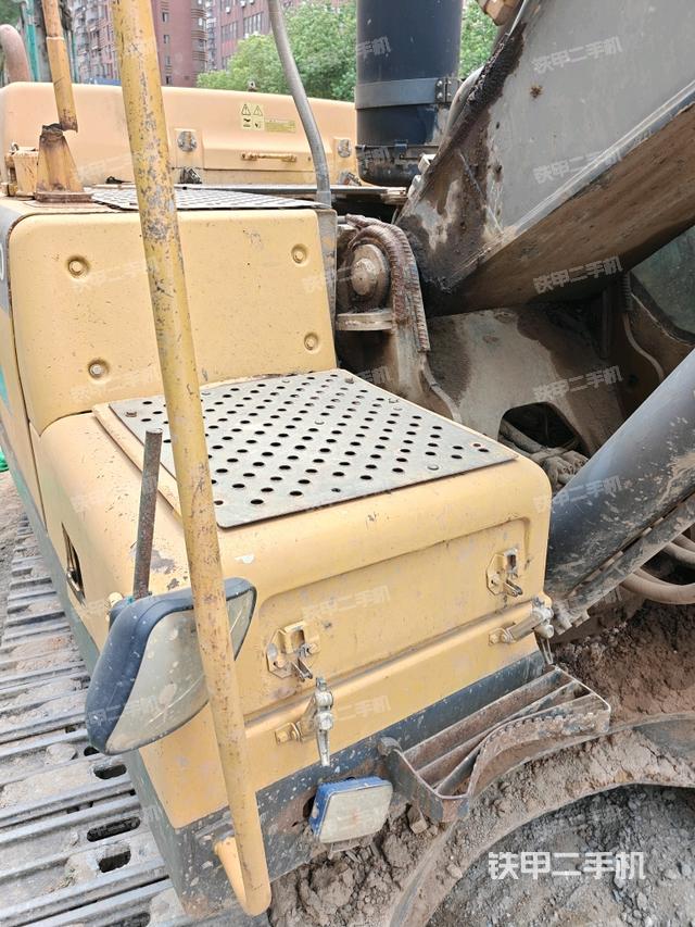 大臂根部 斜视（工作和回转装置）