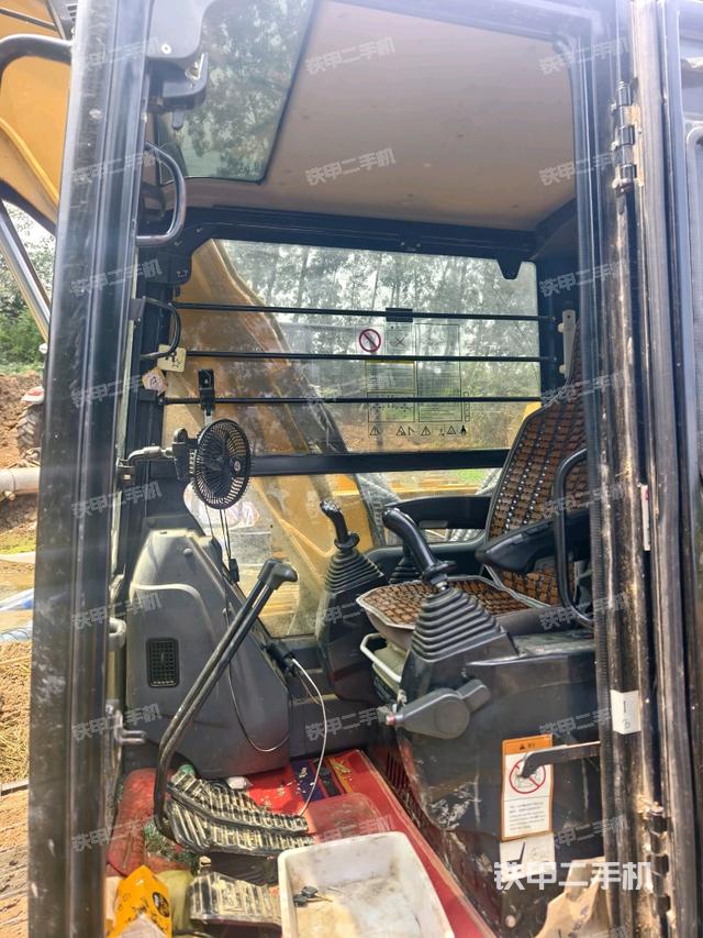  驾驶室正侧（驾驶室部分）