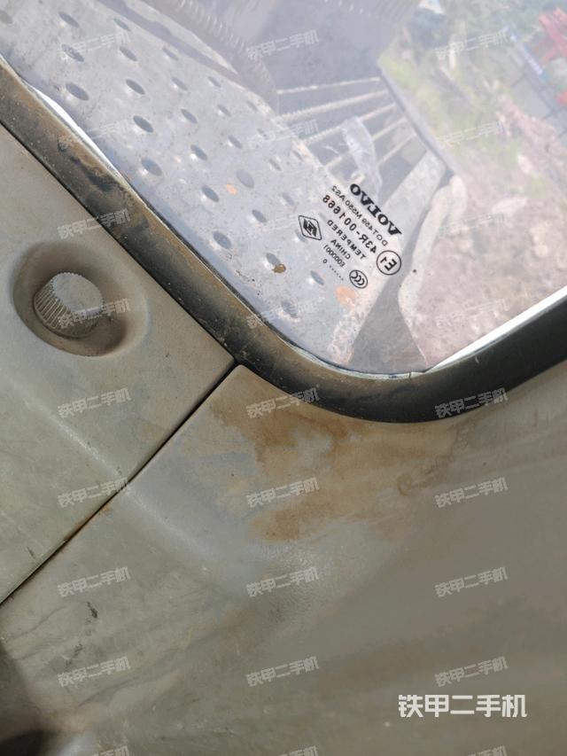 后窗玻璃角标(驾驶室部分) 后窗玻璃角标(驾驶室部分)