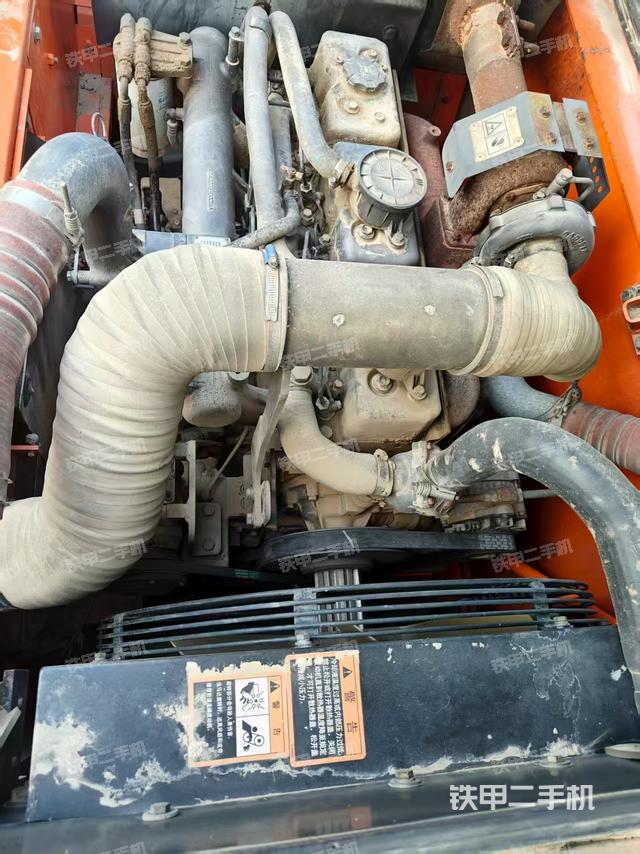 駕駛室整體（整機外觀）