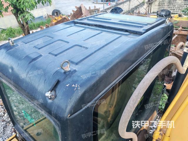 驾驶室顶部俯视(上车部件) 驾驶室顶部俯视(上车部件)