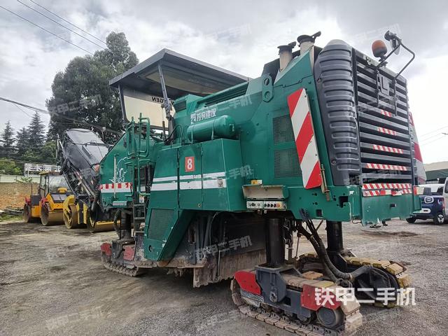 整機(jī)左側(cè)(設(shè)備外觀及核心部件) 整機(jī)左側(cè)(設(shè)備外觀及核心部件)