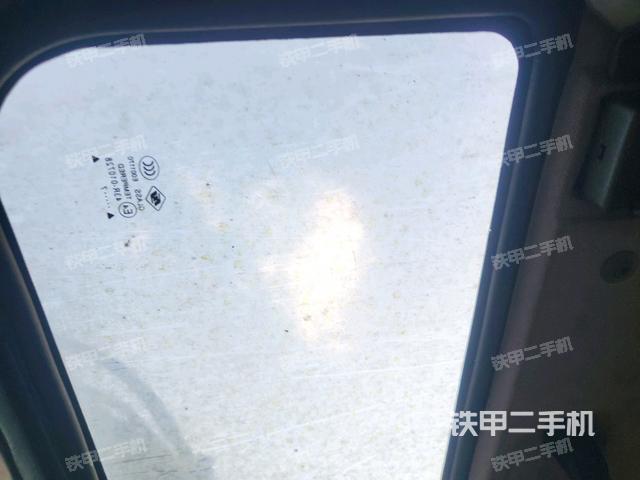 驾驶室左前45度(驾驶室部分) 驾驶室左前45度(驾驶室部分)