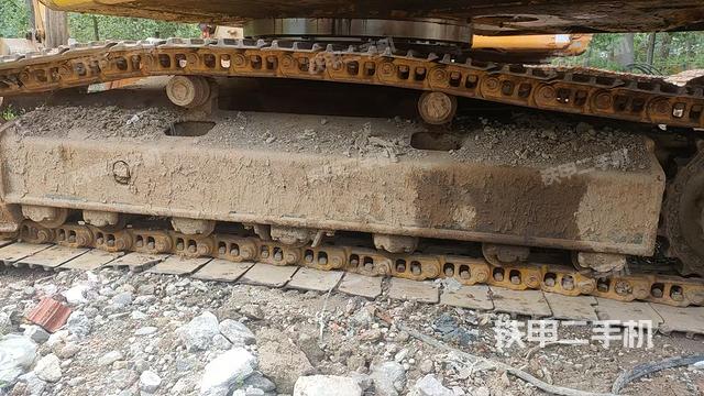 单侧履带整体(整机外观) 单侧履带整体(整机外观)