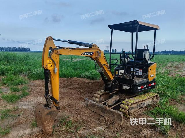 駕駛室整體（整機外觀）