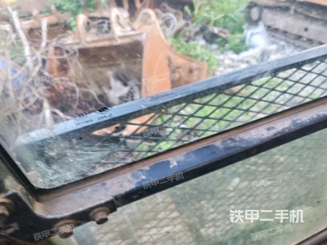 座椅后部(驾驶室部分) 座椅后部(驾驶室部分)