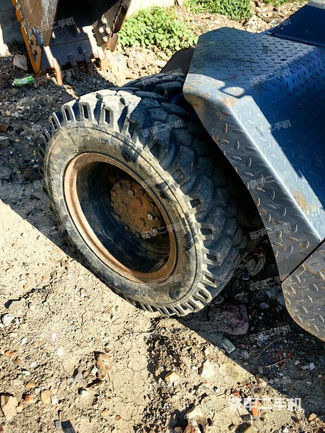 右驱动轮（行走机构）