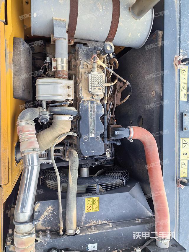 发动机整体俯视(整机外观) 发动机整体俯视(整机外观)