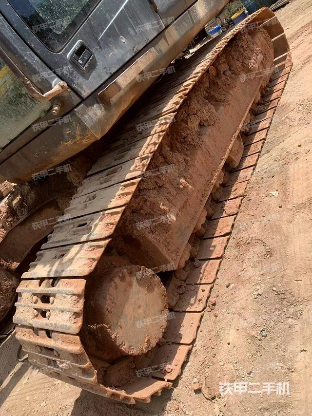 單側(cè)履帶整體（整機(jī)外觀）