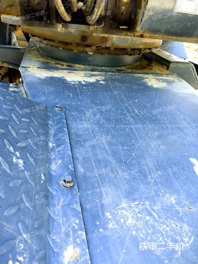 转盘和下车架正前（工作和回转装置）