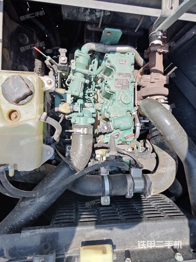 气门室盖螺丝特写(上车部件) 气门室盖螺丝特写(上车部件)