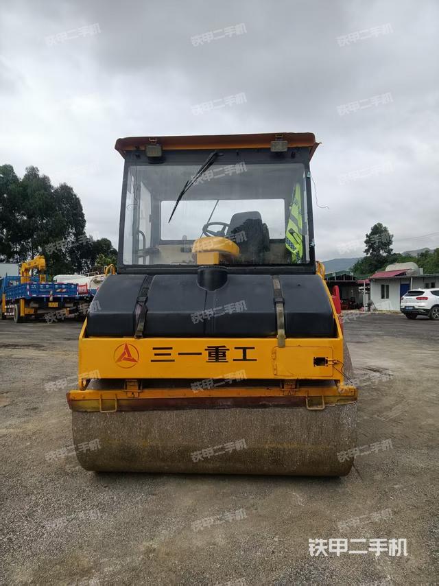 三一重工YZC12II压路机