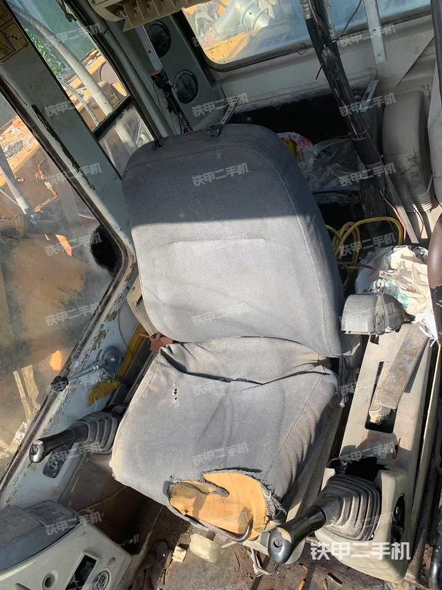 驾驶室整体（整机外观）