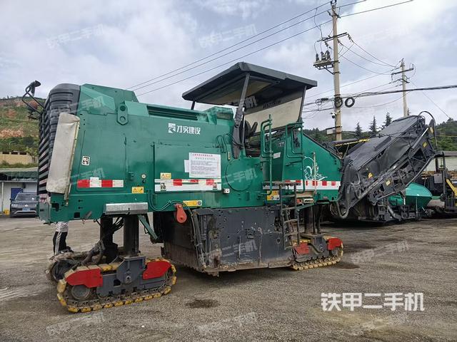 整機(jī)右側(cè)(設(shè)備外觀及核心部件) 整機(jī)右側(cè)(設(shè)備外觀及核心部件)