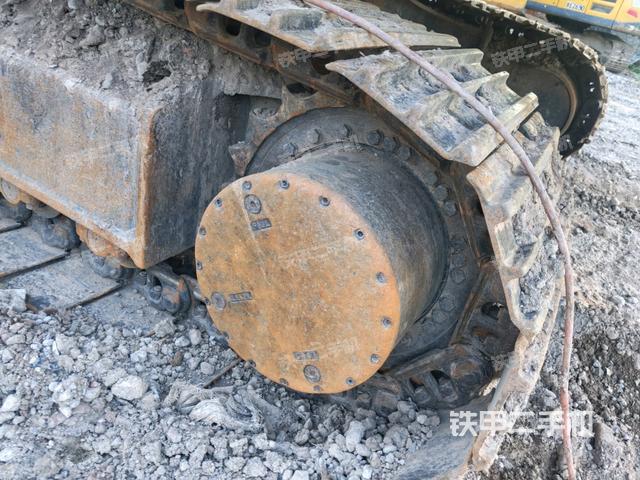 右驱动轮(行走机构) 右驱动轮(行走机构)