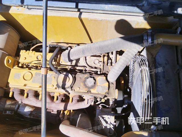 發(fā)動(dòng)機(jī)室（上車部件）