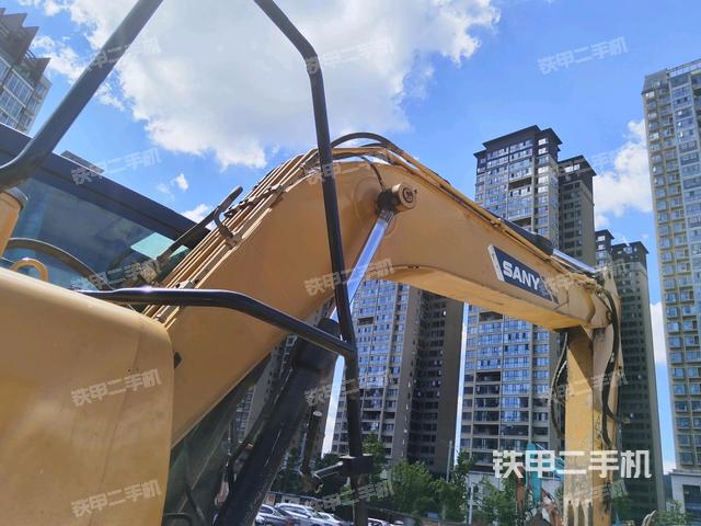 大臂整体 右侧（工作和回转装置）