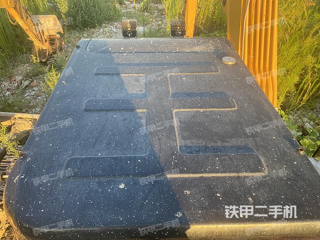 駕駛室頂部(整機外觀) 駕駛室頂部(整機外觀)