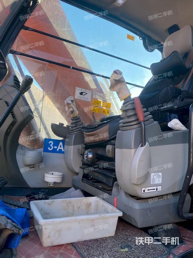 驾驶室整体（整机外观）