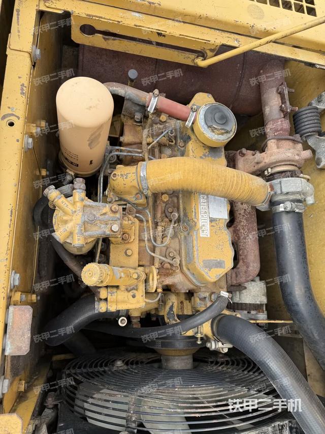 发动机整体俯视(整机外观) 发动机整体俯视(整机外观)