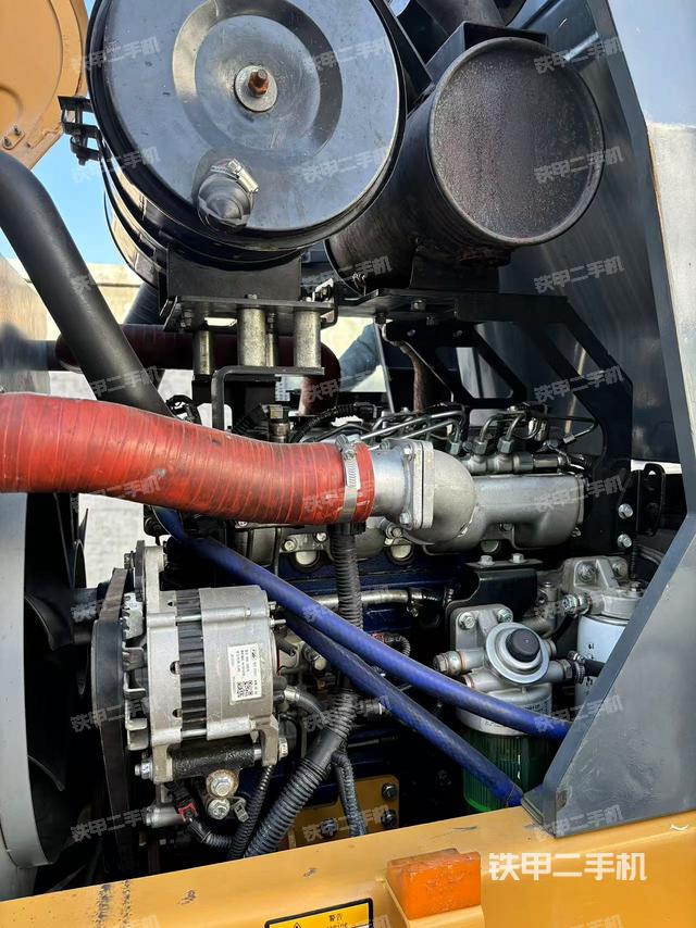 發(fā)動(dòng)機(jī)左側(cè)(整機(jī)外觀及大件) 發(fā)動(dòng)機(jī)左側(cè)(整機(jī)外觀及大件)