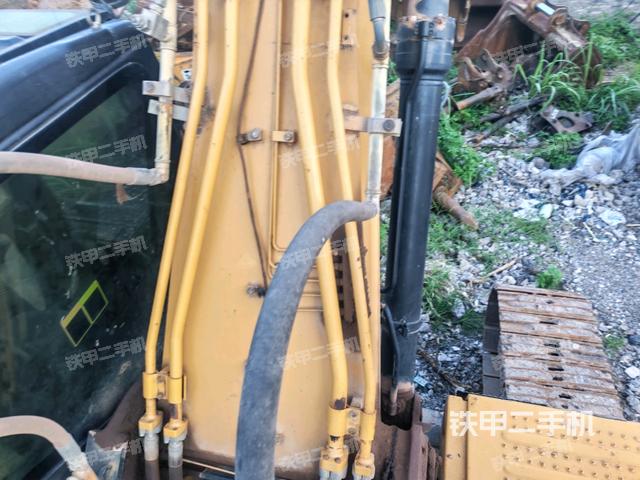 大臂背部俯视(工作和回转装置) 大臂背部俯视(工作和回转装置)