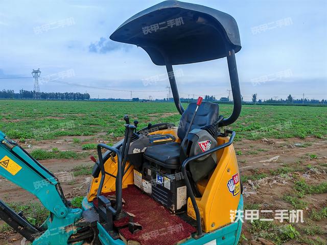 駕駛室頂部（整機(jī)外觀）