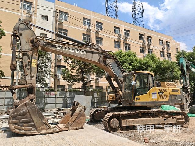 沃尔沃EC380DL挖掘机