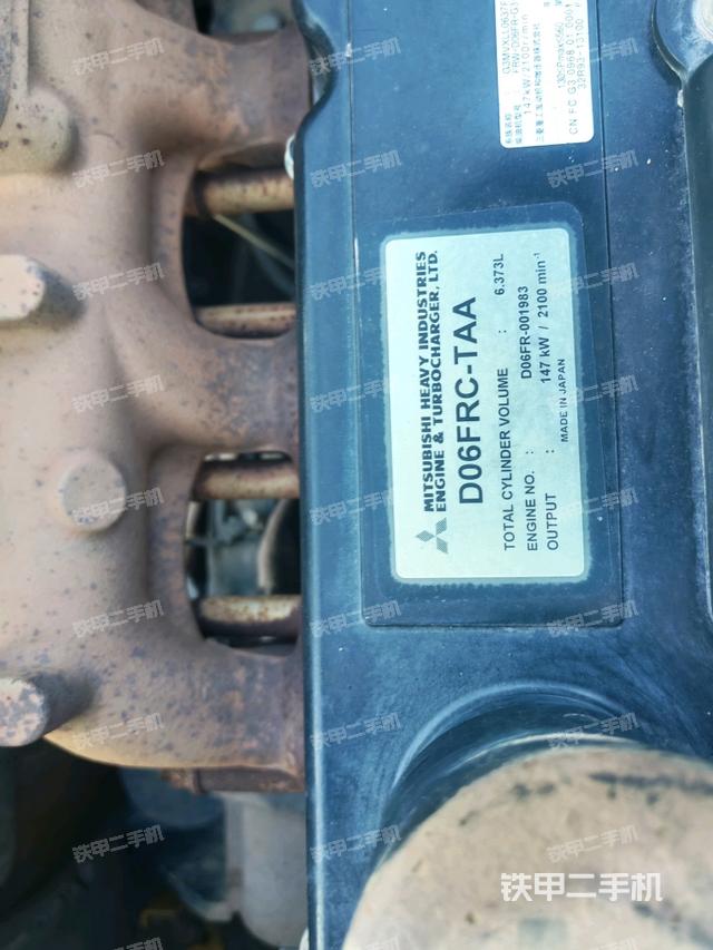 气门室盖螺丝特写(上车部件) 气门室盖螺丝特写(上车部件)