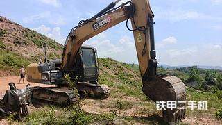 徐工XE135D挖掘机实拍图片