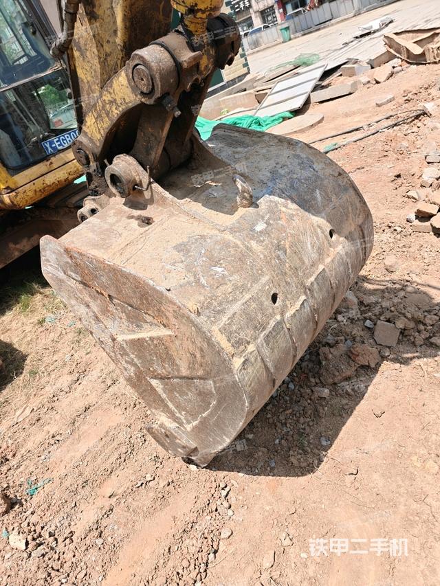 转盘和下车架正前（工作和回转装置）