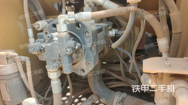 液壓泵斜45?左（大件艙室）