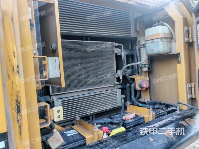 散热器正面(大件舱室) 散热器正面(大件舱室)