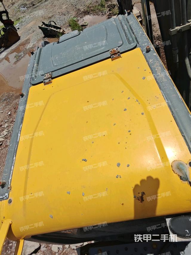 驾驶室顶部俯视(上车部件) 驾驶室顶部俯视(上车部件)