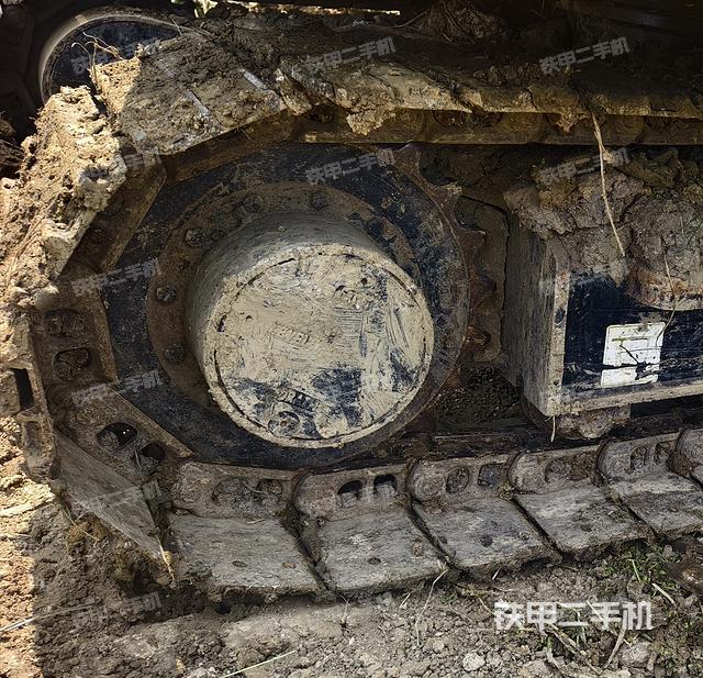 右驱动轮（行走机构）