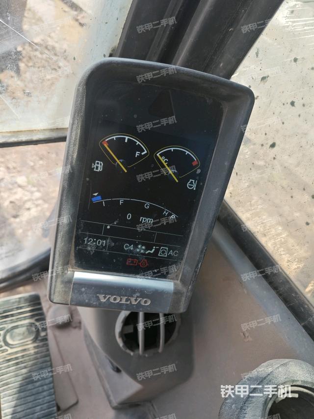 显示屏 (驾驶室部分) 显示屏 (驾驶室部分)