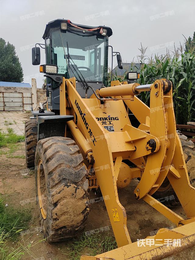 工作裝置整體(整機(jī)外觀及大件) 工作裝置整體(整機(jī)外觀及大件)