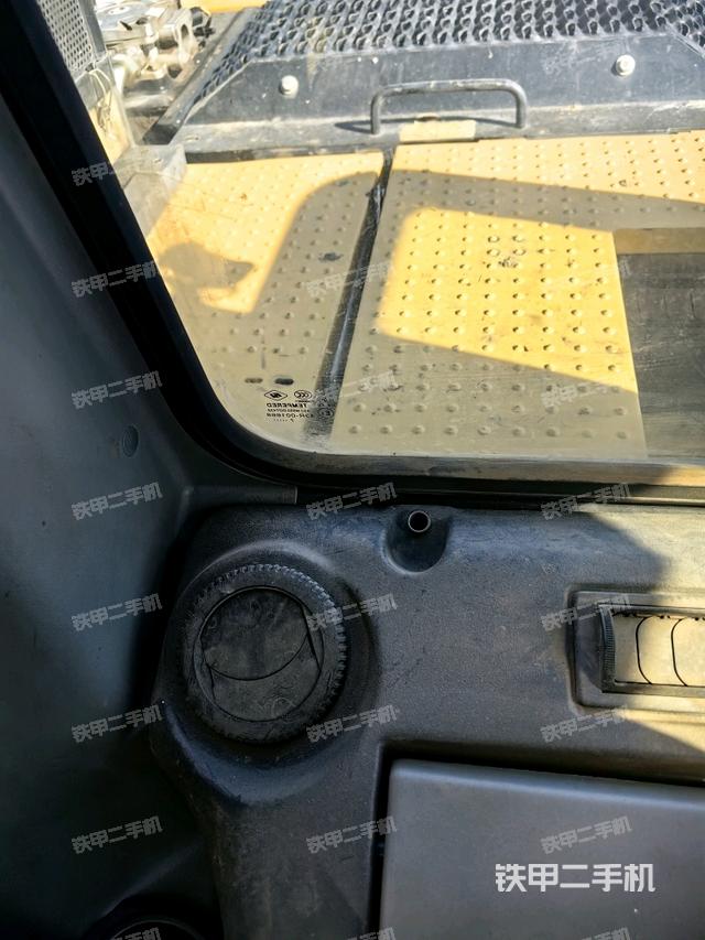 后窗玻璃角標(biāo)（駕駛室部分）